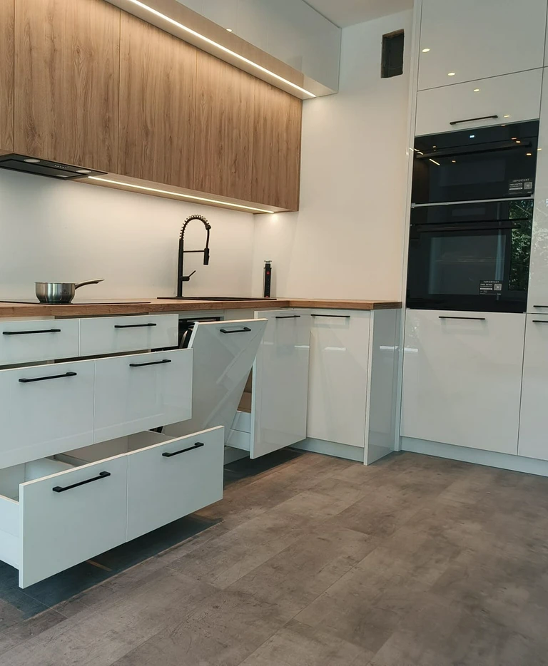 meble z&nbsp;szufladami